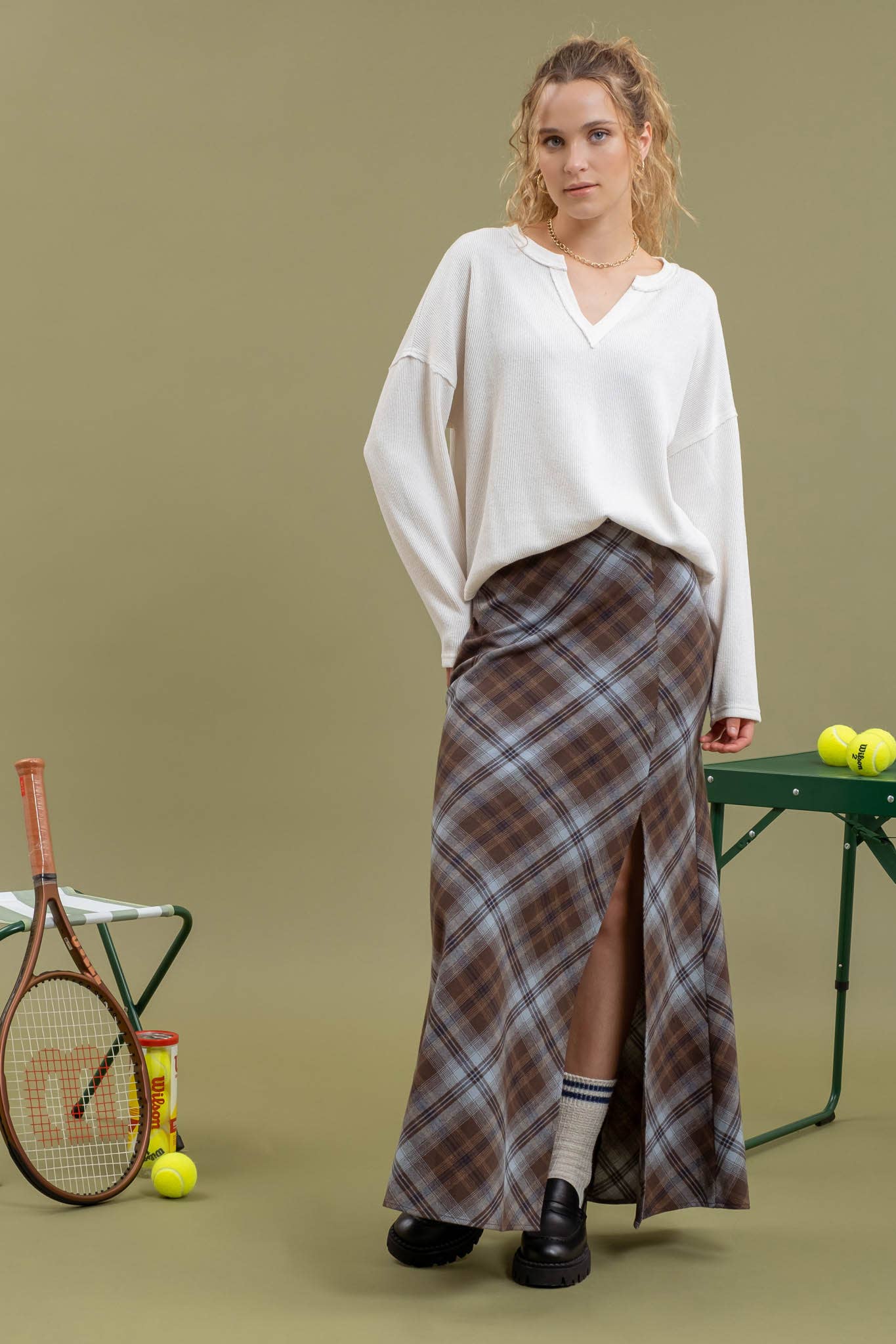 *SOLID NOTCH NECK KNIT TOP - CREAM