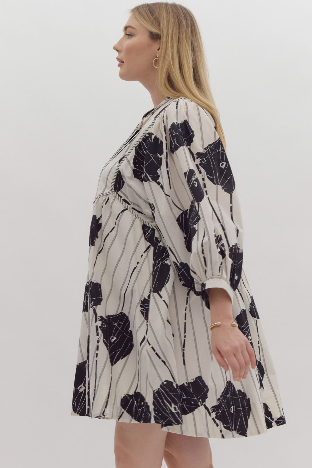 *Plus Size - Black and White Printed v-neck 3/4 sleeve mini dress