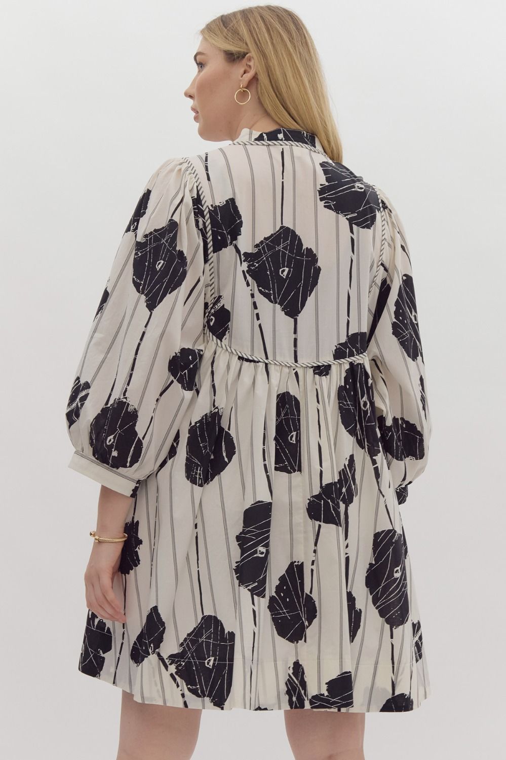 *Plus Size - Black and White Printed v-neck 3/4 sleeve mini dress