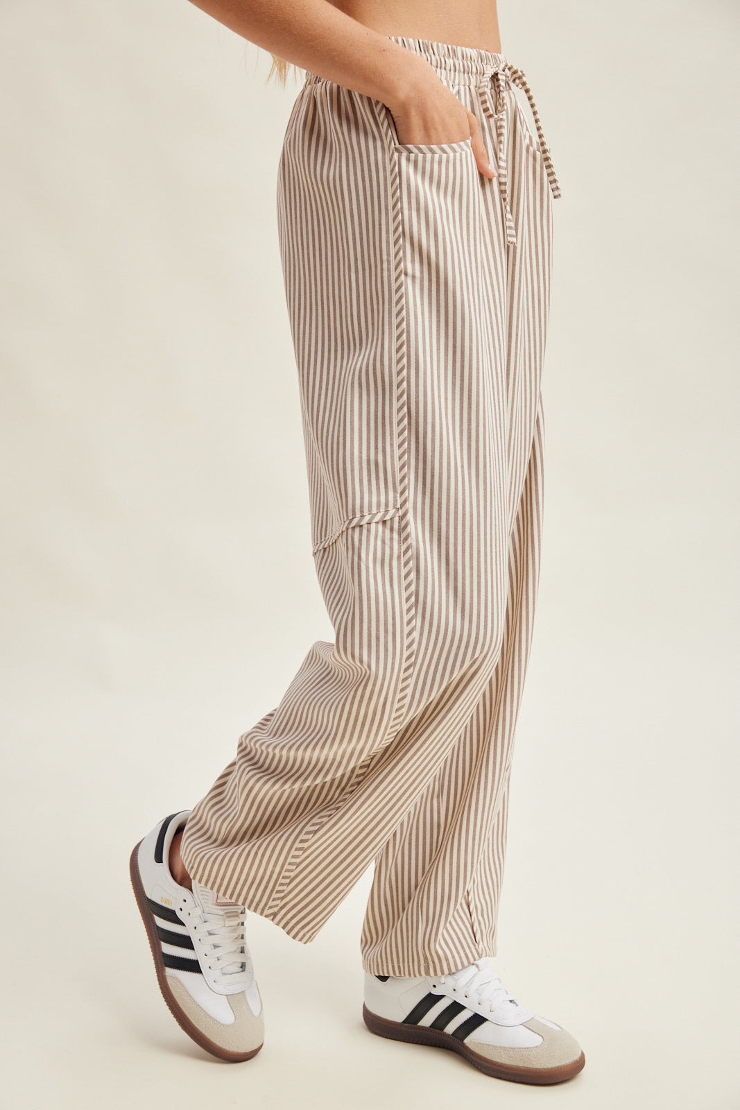 STRIPED SEAM DETAIL WIDE LEG DRAWSTRING PANTS