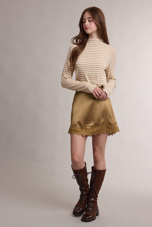 LACE TRIM SATIN MINI SKIRT