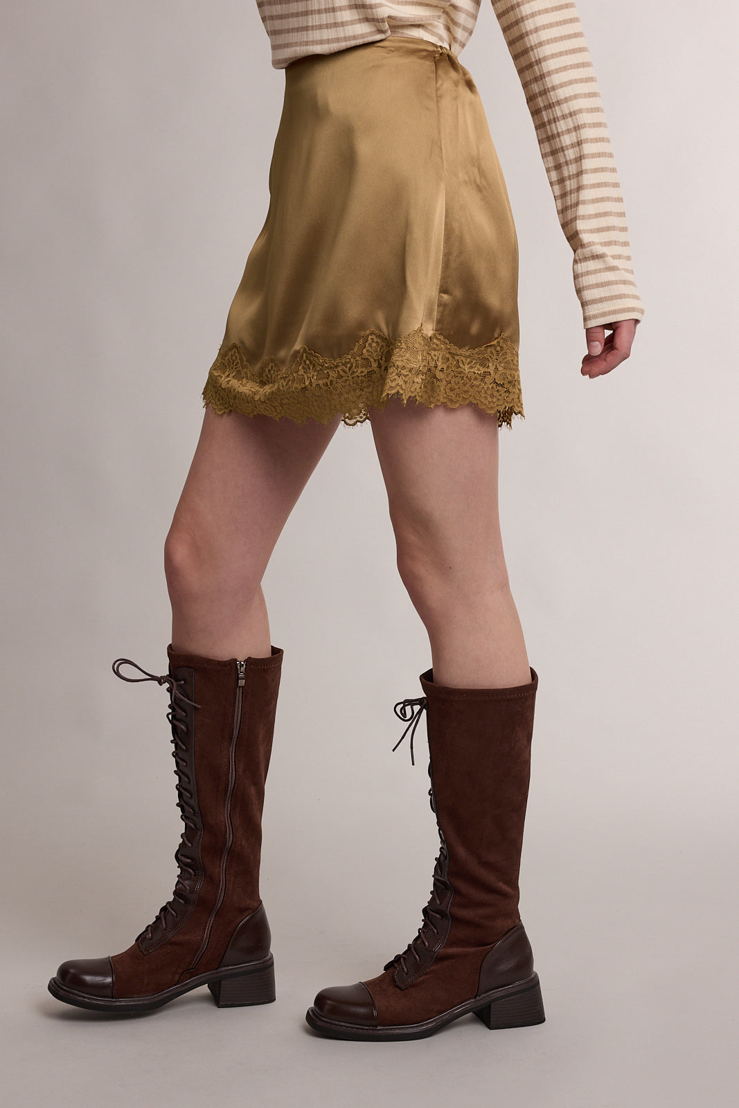 LACE TRIM SATIN MINI SKIRT