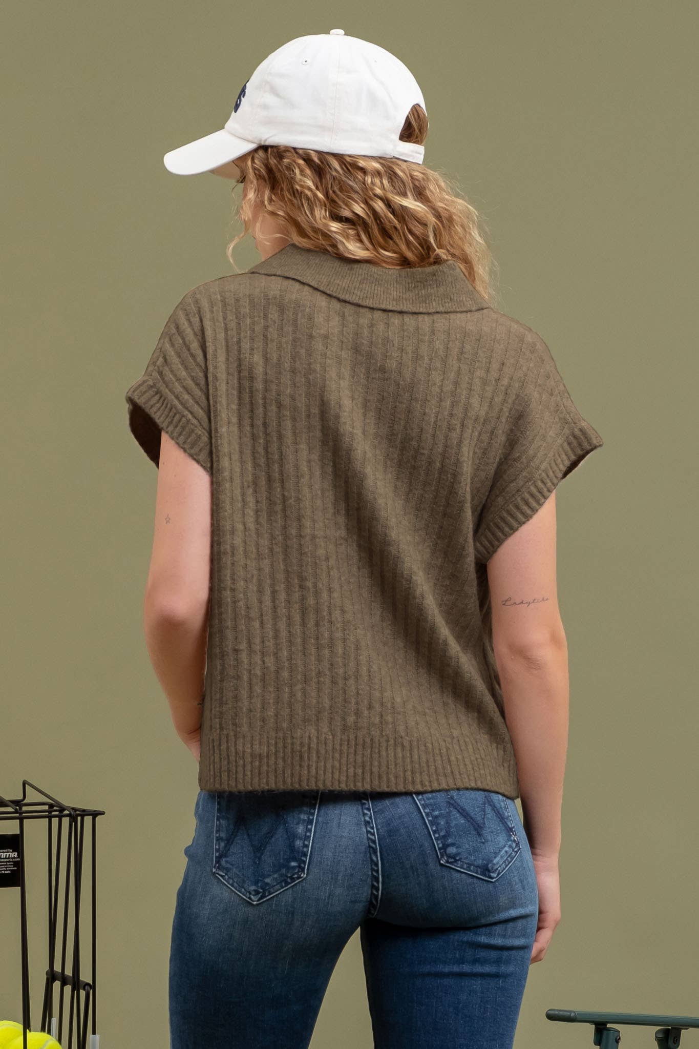 SOFT BRUSH RIBBED SLEEVELESS SWEATER