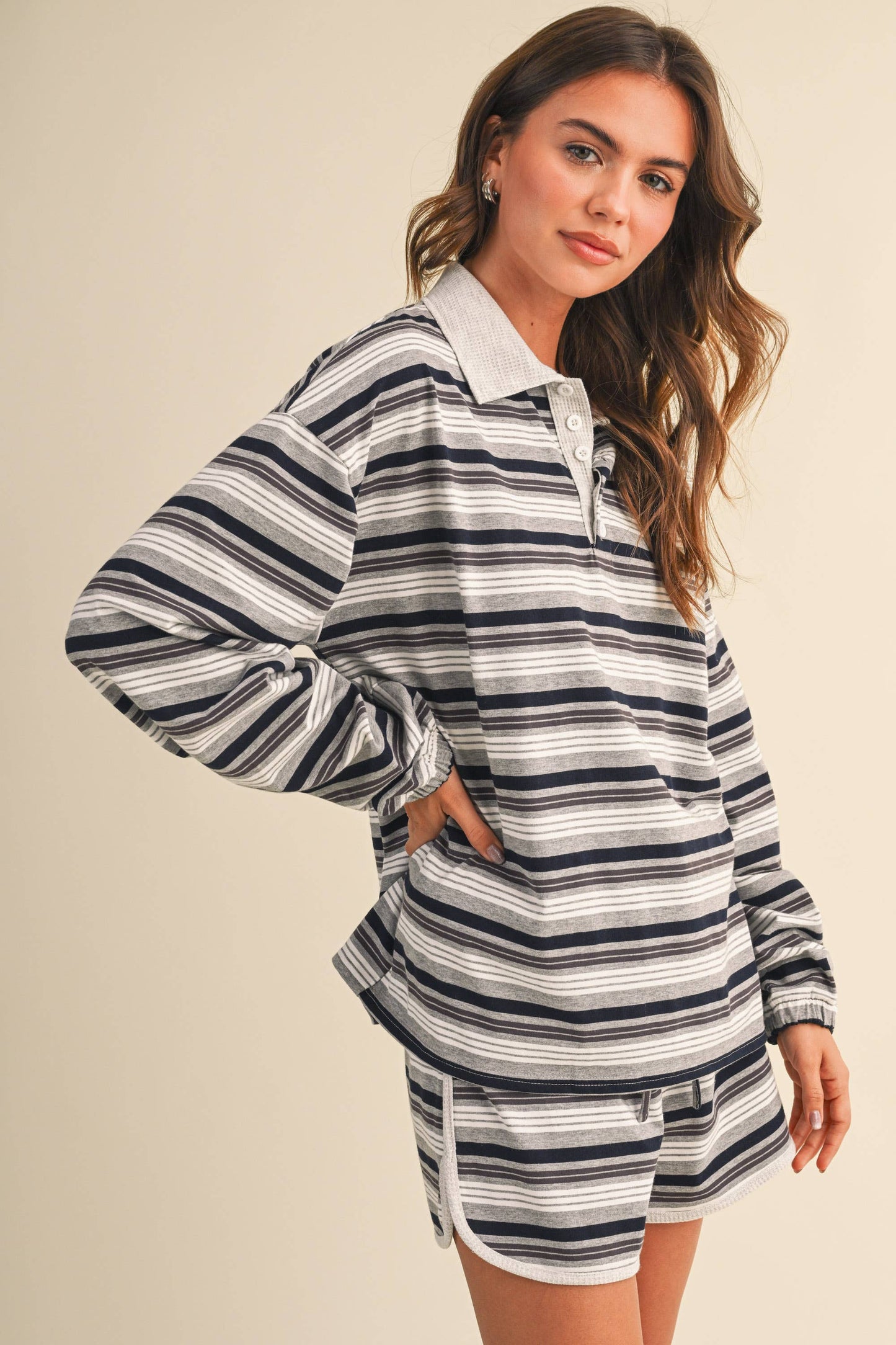 STRIPE OVERSIZED RUGBY SWEATSHIRT AND SHORTS