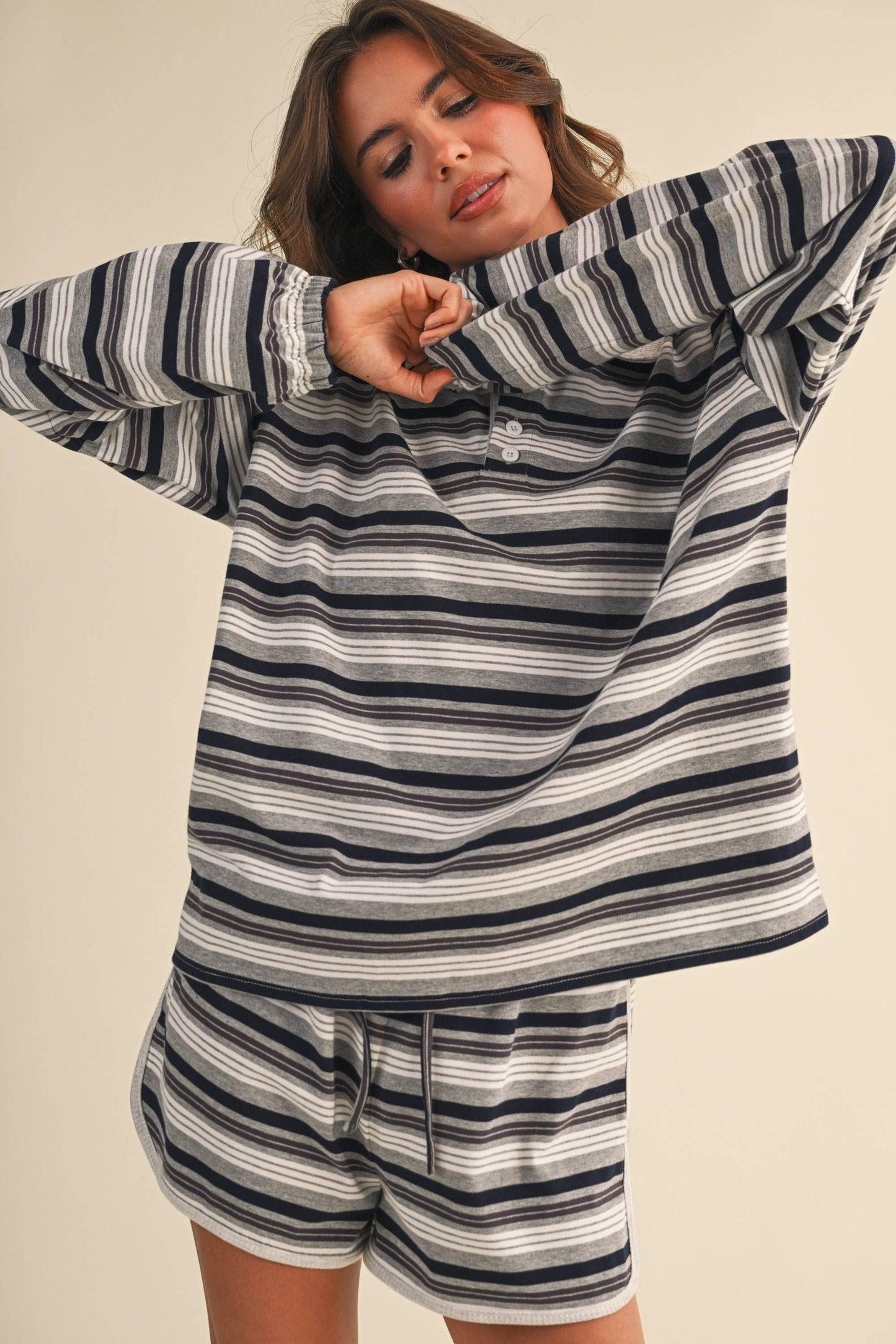 STRIPE OVERSIZED RUGBY SWEATSHIRT AND SHORTS