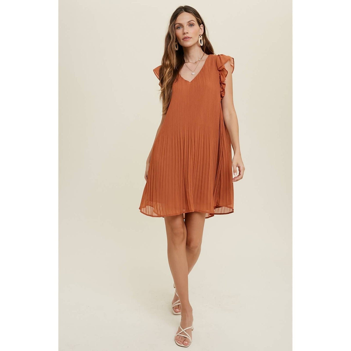 PLEATED SHIFT MINI DRESS WITH RUFFLE SLEEVE - BRICK