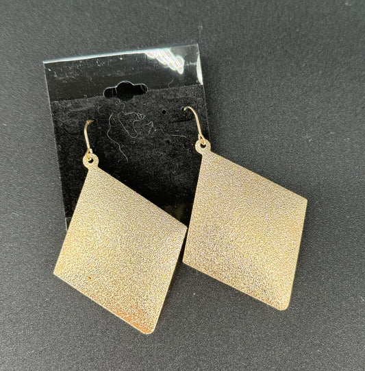 GOLD TRIANGEL EARRINGS