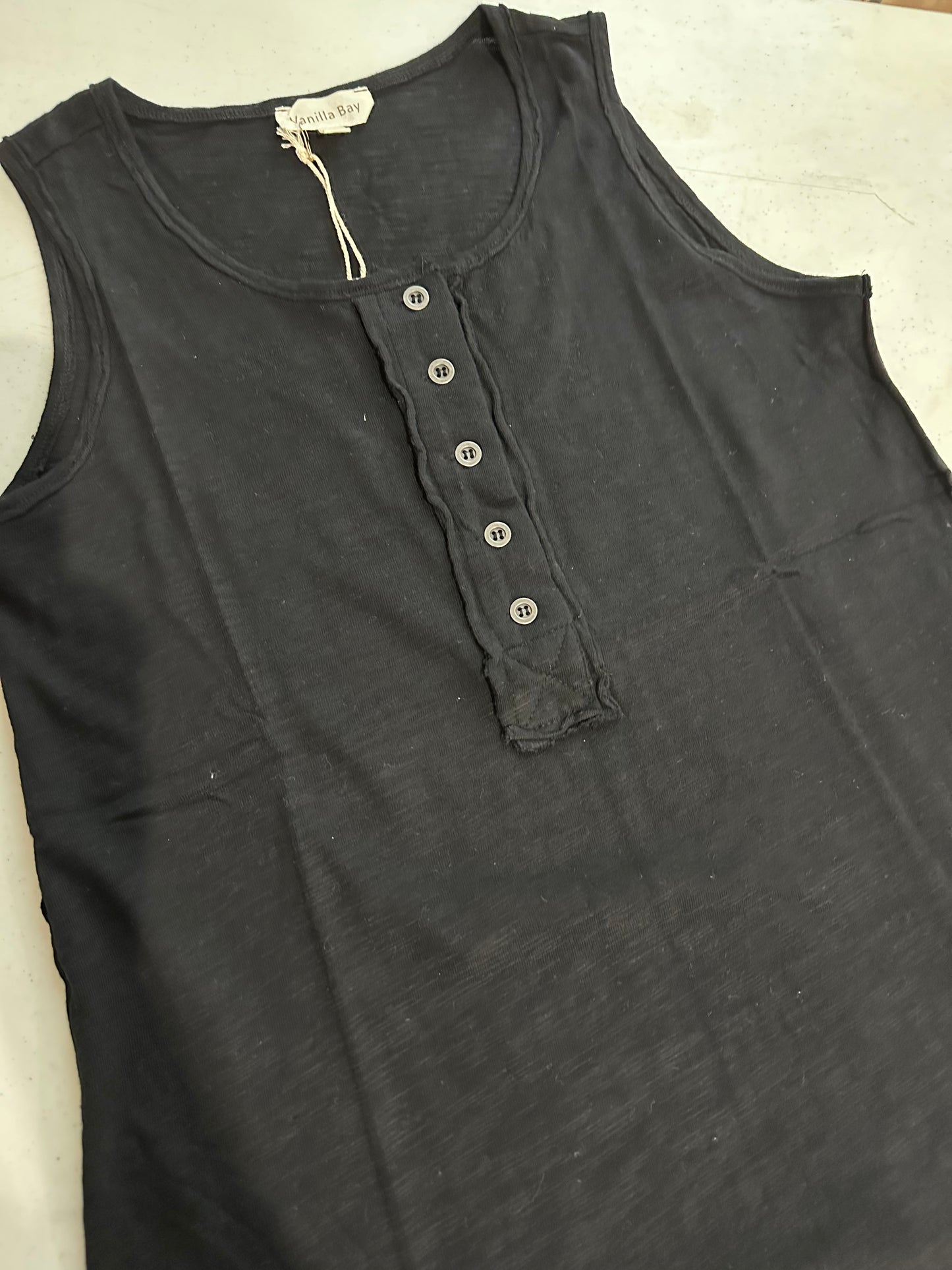 SLEEVELESS KNIT TOP WITH BUTTON DETAIL - BLACK