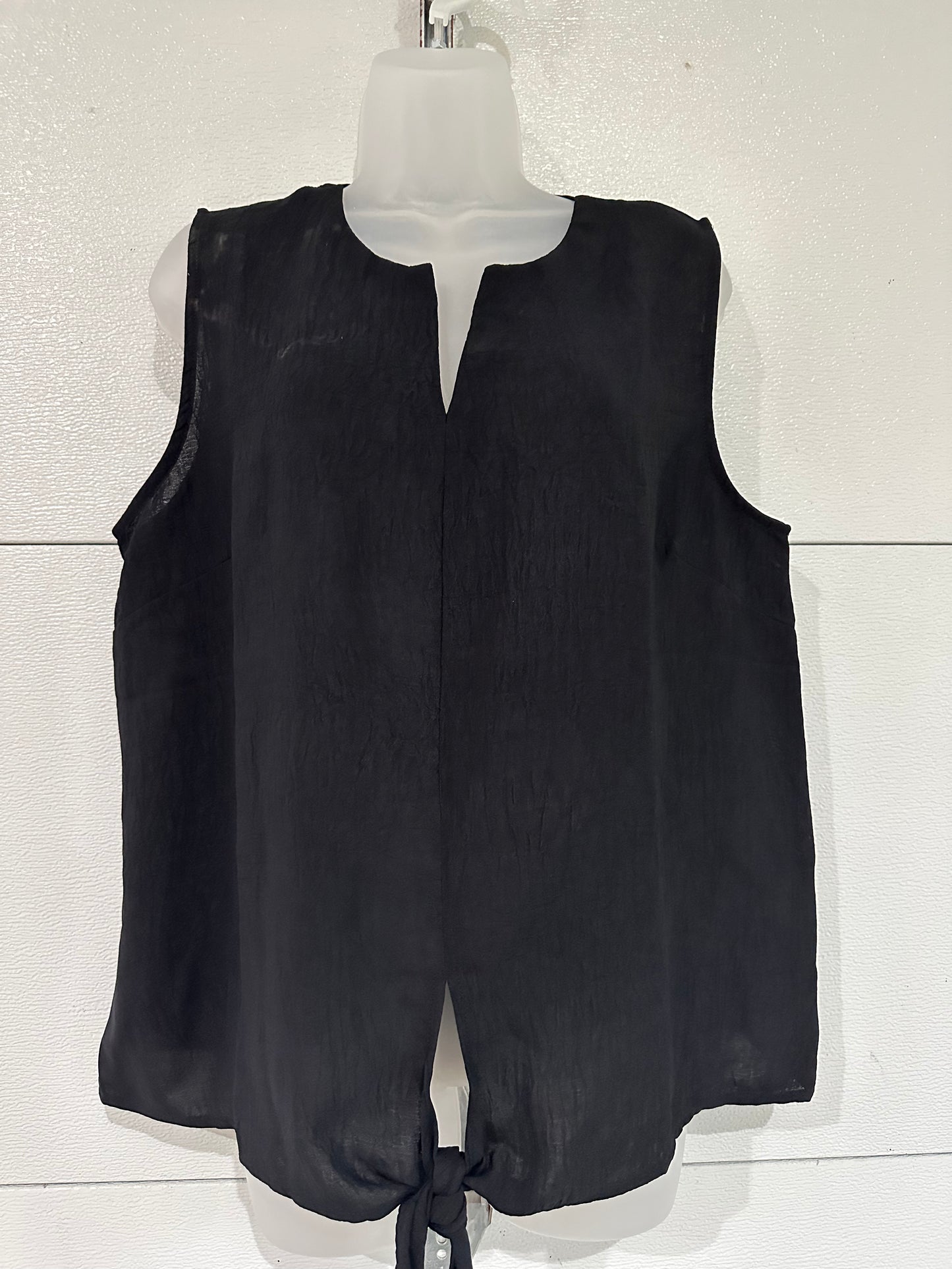 BLACK WOVEN SLEEVELESS TOP WITH V-NECK AND OPEN BOTTOM TIE DETIAL