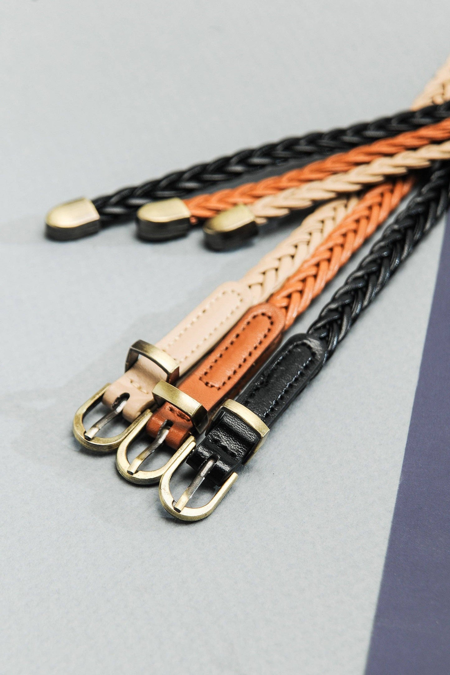 CLASSIC LEATHER BRAIDED BELT - BEIGE