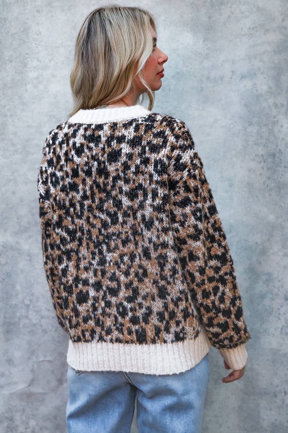 LEOPARD JACQUARD PULLOVER SWEATER