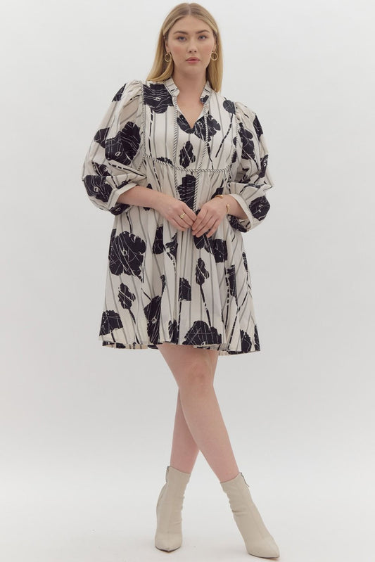 Plus Size - Black and White Printed v-neck 3/4 sleeve mini dress