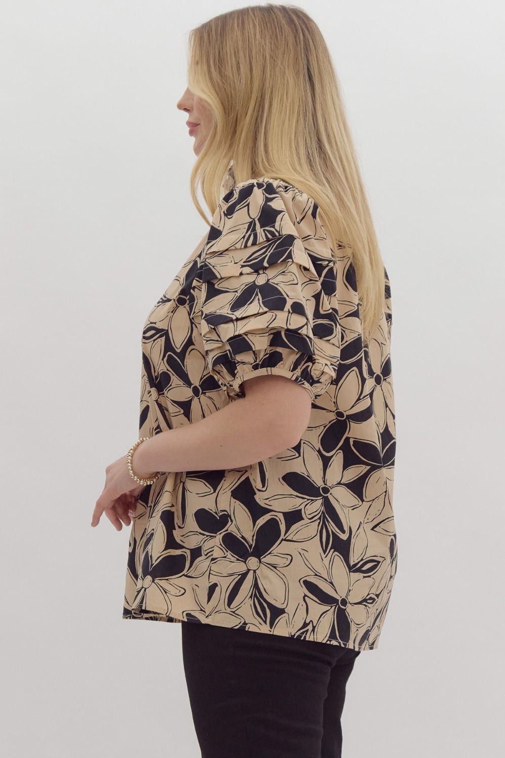 *Plus Size Floral Print V-Neck Top
