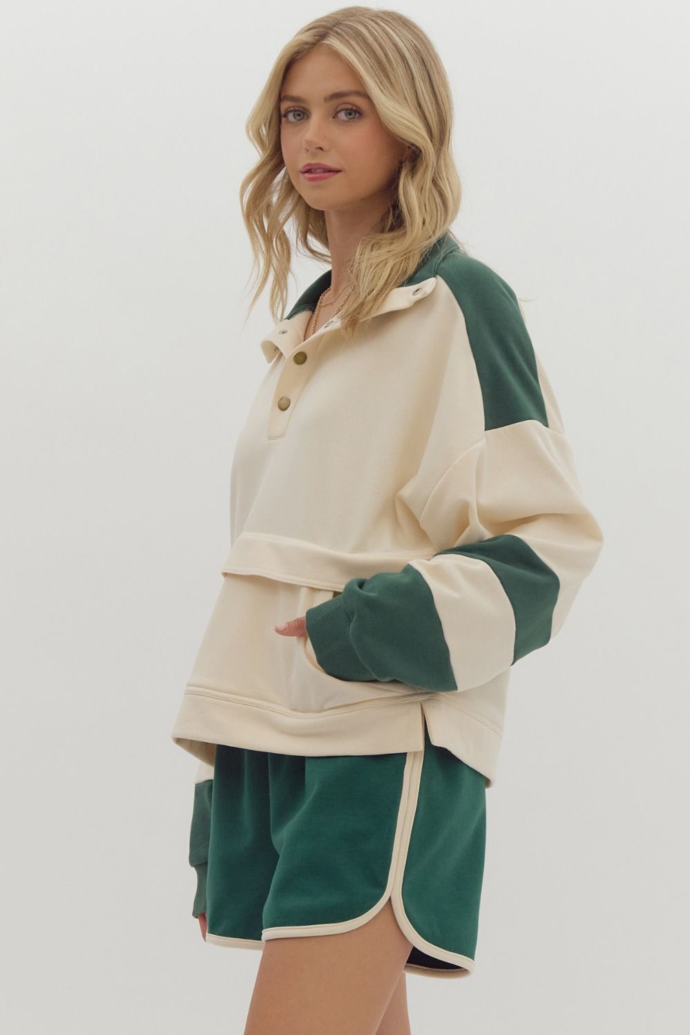 *Lightweight Long Sleeve Hunter Green Top with Cream Trim and High waisted Short Set